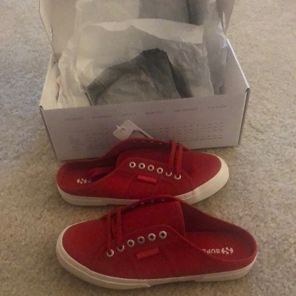 NWOT Size 10 Women’s Superga shoes! - Picture 3 of 3